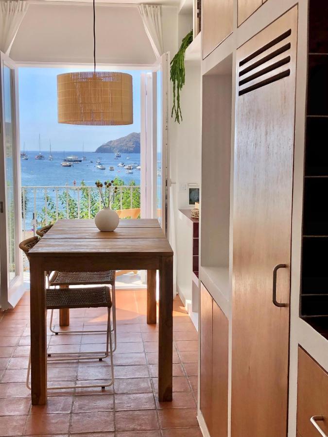 Beachfront Suite In Cadaques Center エクステリア 写真
