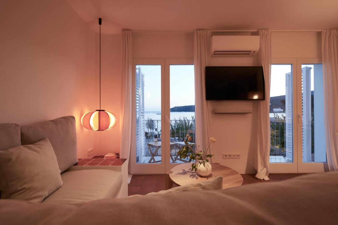 Beachfront Suite In Cadaques Center エクステリア 写真